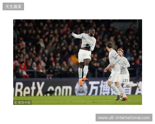 记者：18岁前锋莱西未入选曼联本场名单，阿莫林决定征召舍什科